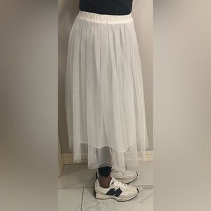 Joeoy Tulle Midi Skirt
